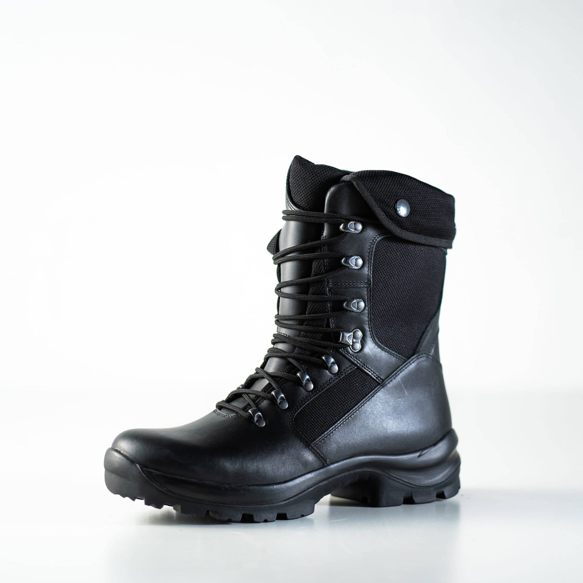 Conquer the Elements with Winter Utopia Boots - Unparalleled Comfort & Protection by Samelin at www.brixbailey.com
