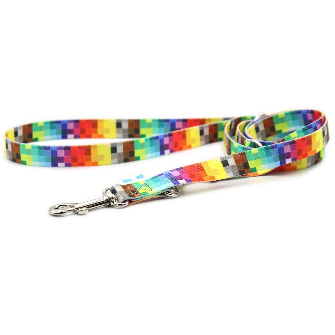 softly lit adjustable pixel dog leash with a close-up on the secure polish carabineer clasp