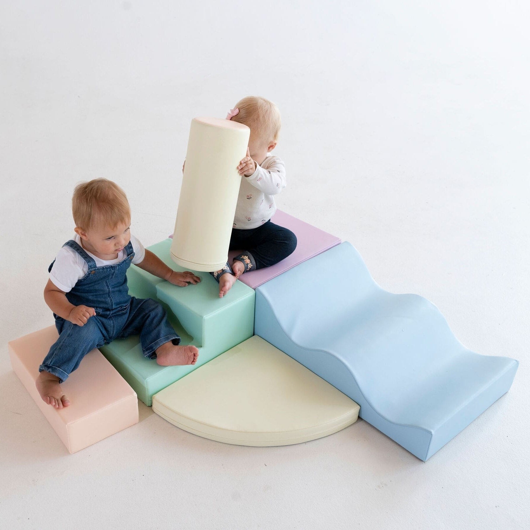 IGLU Soft Play Shape Mini Step Bloc de Mousse ondulée pour Le développement de Ramper et d'escalader pour bébés et Tout-Petits jusqu'à 3 Ans (Wedge IGLU Soft Play Shape Mini Step Bloc de Mousse ondulée pour Le développement de Ramper et d'escalader pour bébés et Tout-Petits jusqu'à 3 Ans (Wedge