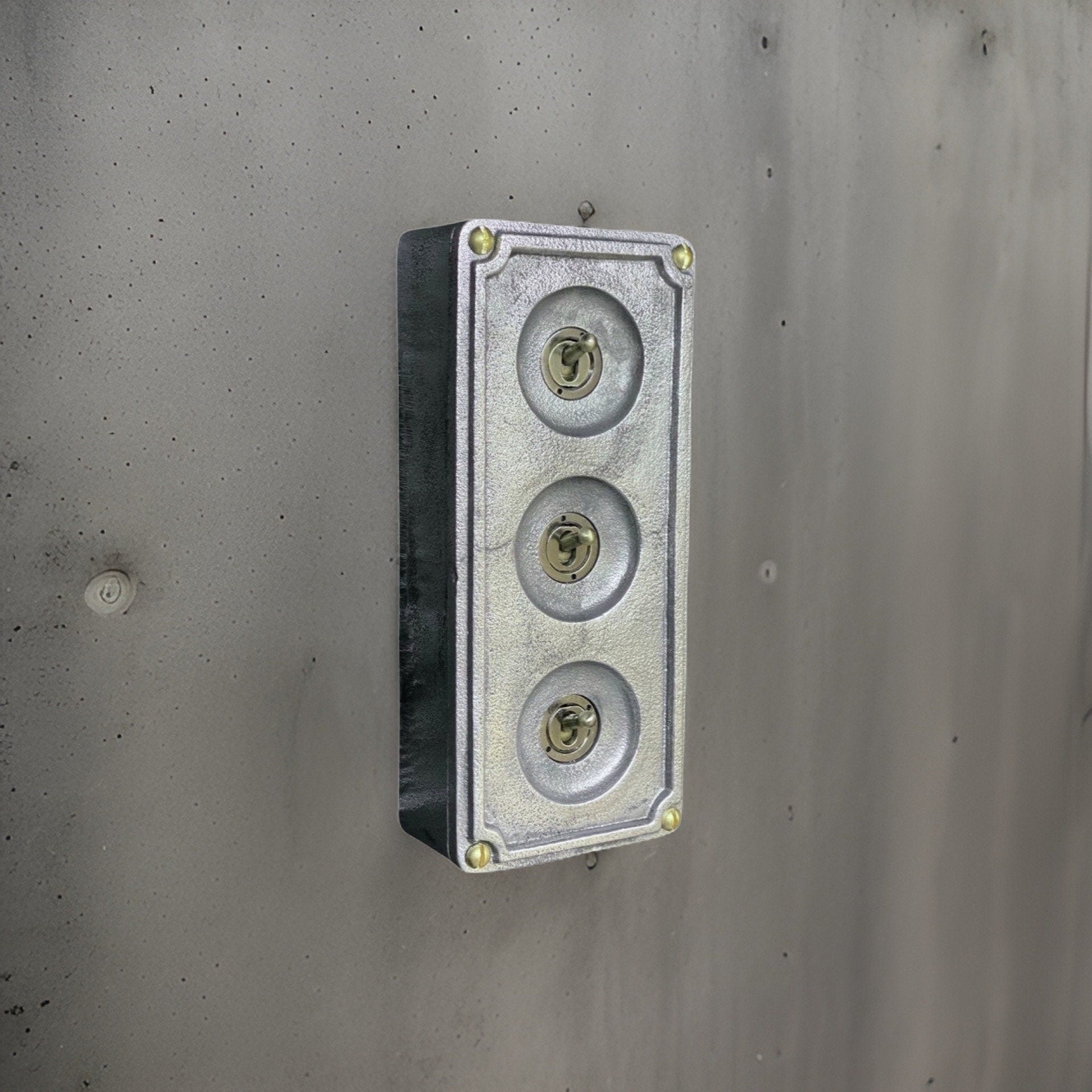 3 Gang 2 Way Solid Cast Metal Surface Mounting Conduit Light Switch Industrial - BS EN Approved Vintage 1950’s Britmac Style