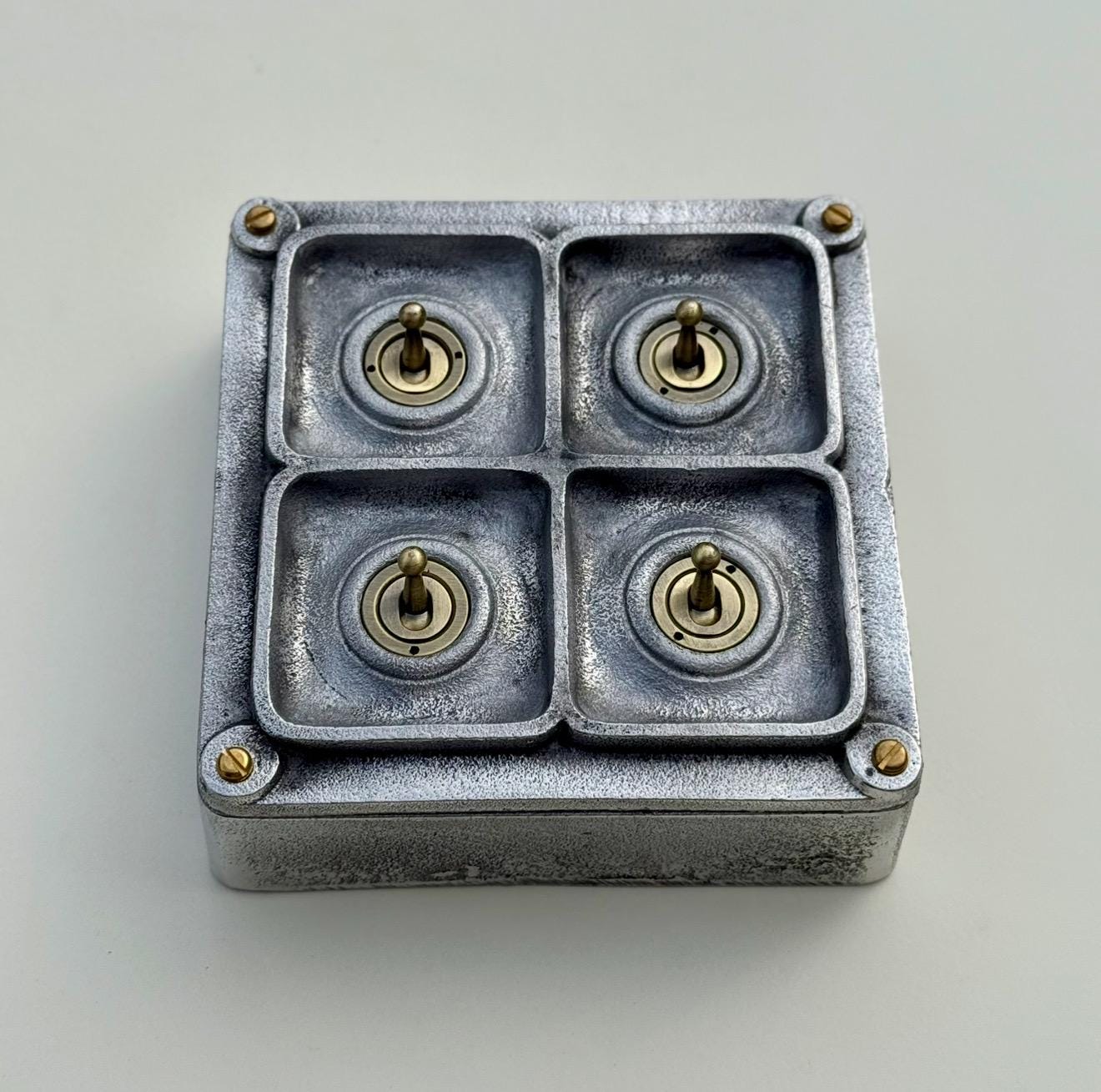 4 Gang 2 Way Solid Cast Metal Conduit Light Switch Industrial