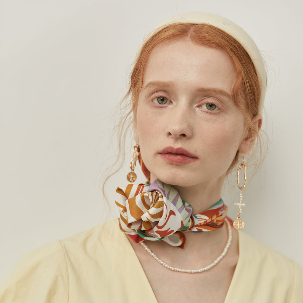 Vibrant Jungle Bloom Silk Scarf - 53cm Double-Sided Print Women's Bandana with Hand-Rolled Edges