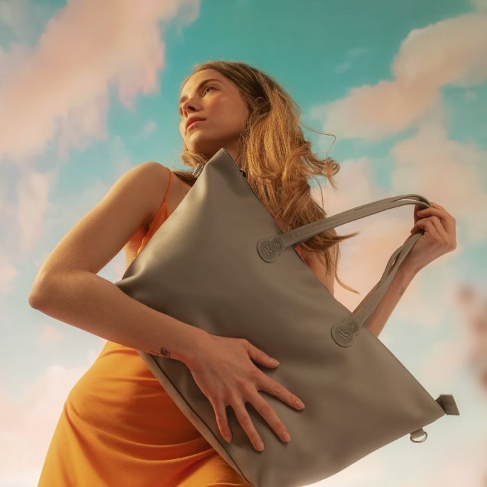 Treasurebag – Elegant Parent Handbag with Changing Pad by Kinderkraft at www.brixbailey.com