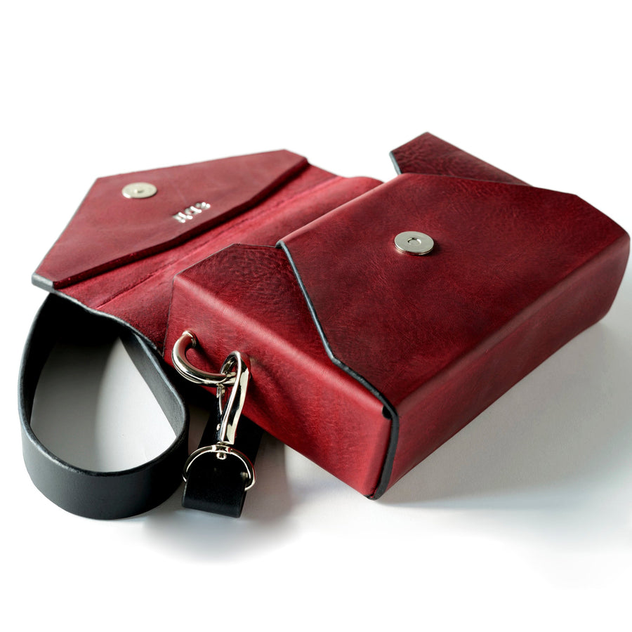 Black Leather Envelope Bag – Versatile & Handcrafted by Daz Studio at www.brixbailey.com