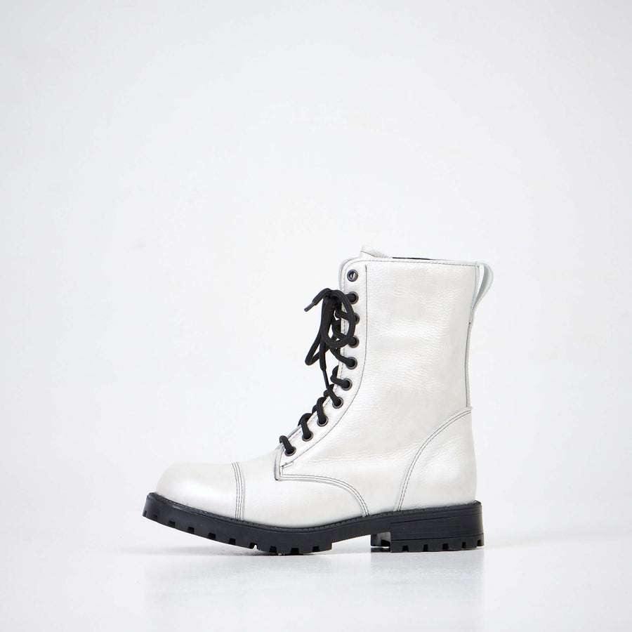 511 Bianco Leather Boots – Comfortable, Durable, All-Season Wear by Samelin at www.brixbailey.com