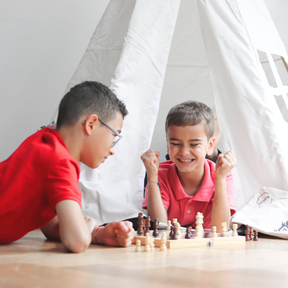 Wooden Chess Set with Cotton Travel Bag