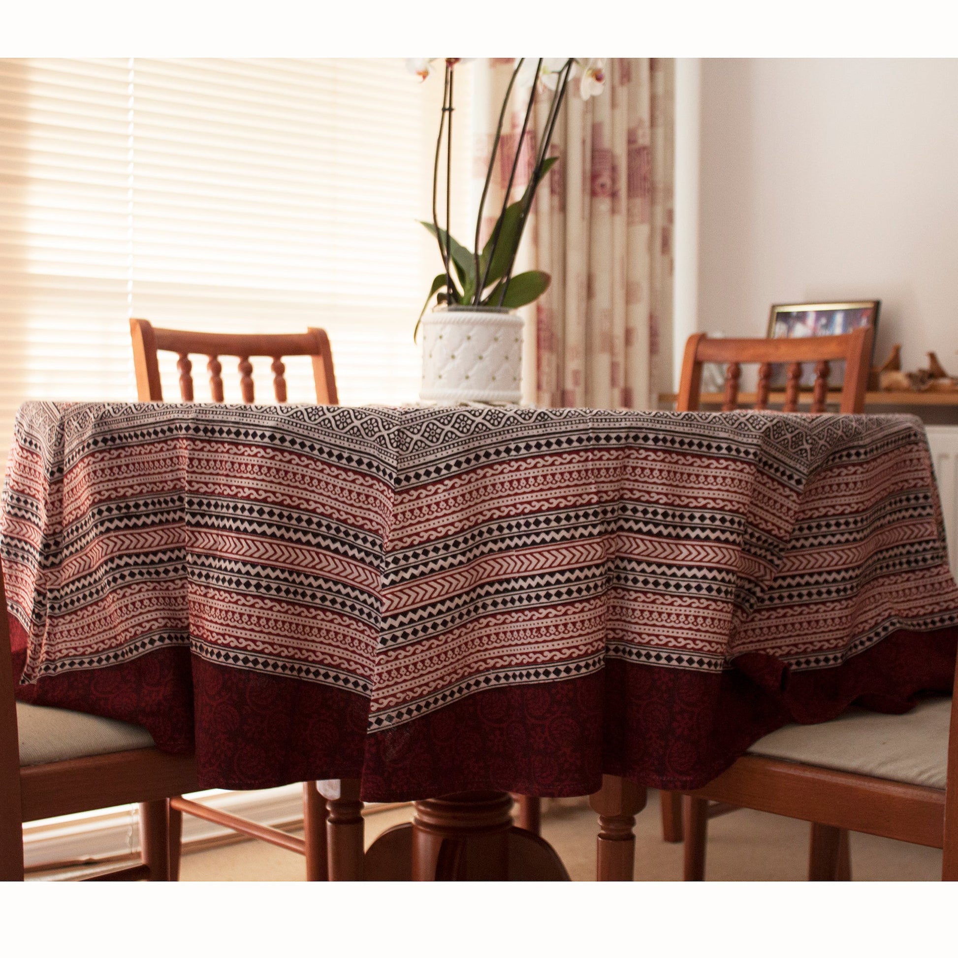 Ditsy Diamond Hand-block Print Round Table Cloth - Black Red