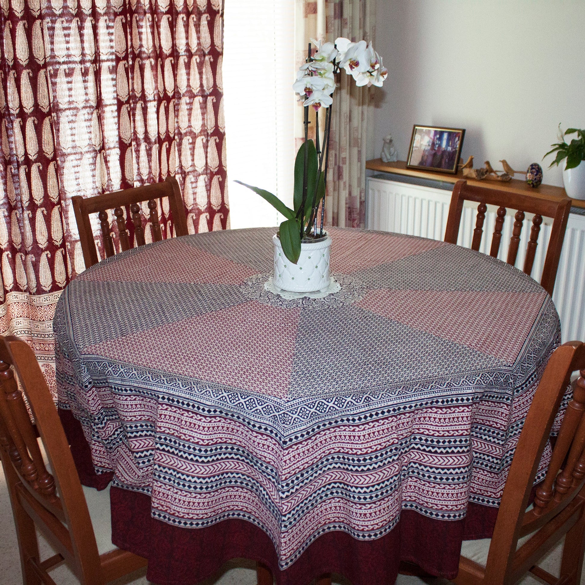 Ditsy Diamond Hand-block Print Round Table Cloth - Black Red