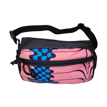 Spacious Dog Treat Pouch – Secure & Adjustable Strap by Drinbags at www.brixbailey.com