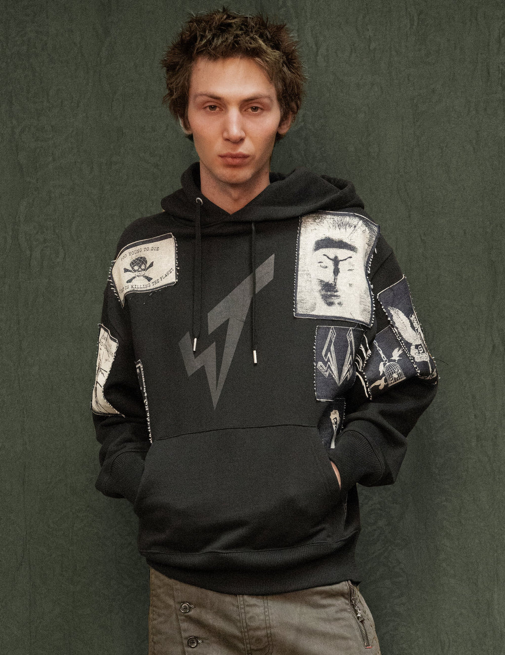 ST Multipatch Logo Hoodie in Black