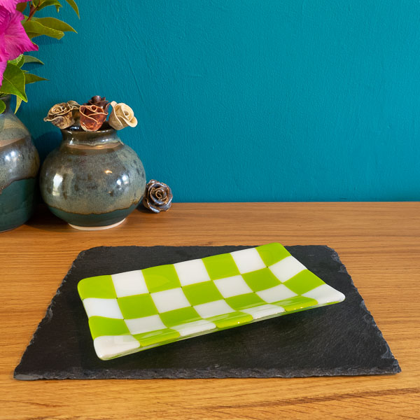 21x12cm Chequered White/Colour Large Tray - Bullseye Collection