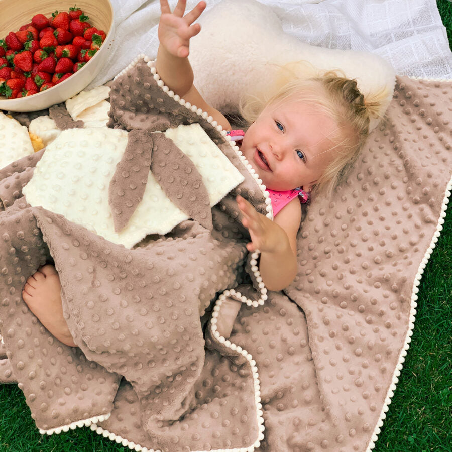 Experience Comfort with the Double-Sided Baby Blanket & Toy Combo by Kai aš mažas buvau at www.brixbailey.com