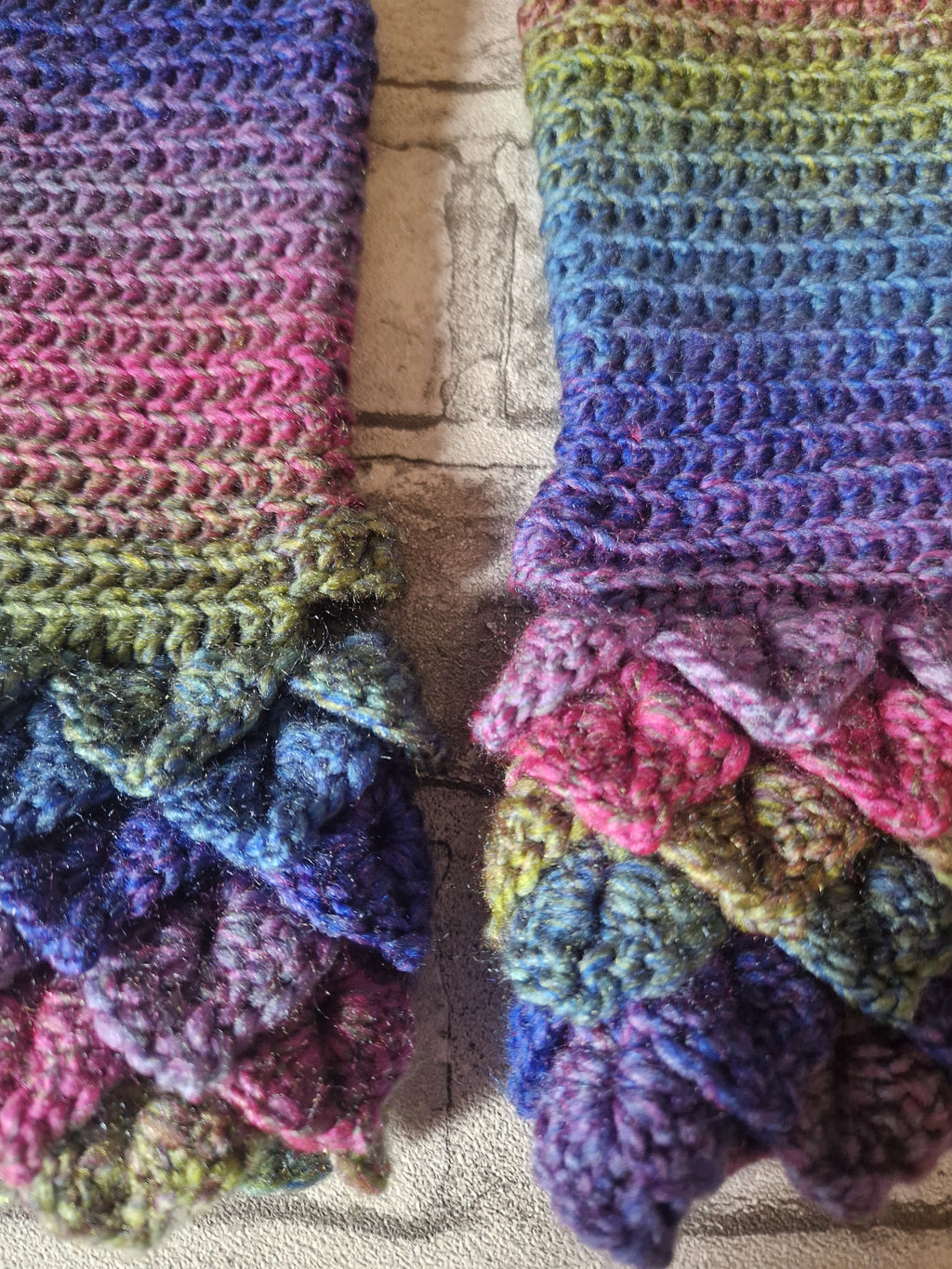 Dragonscale Fingerless Gloves