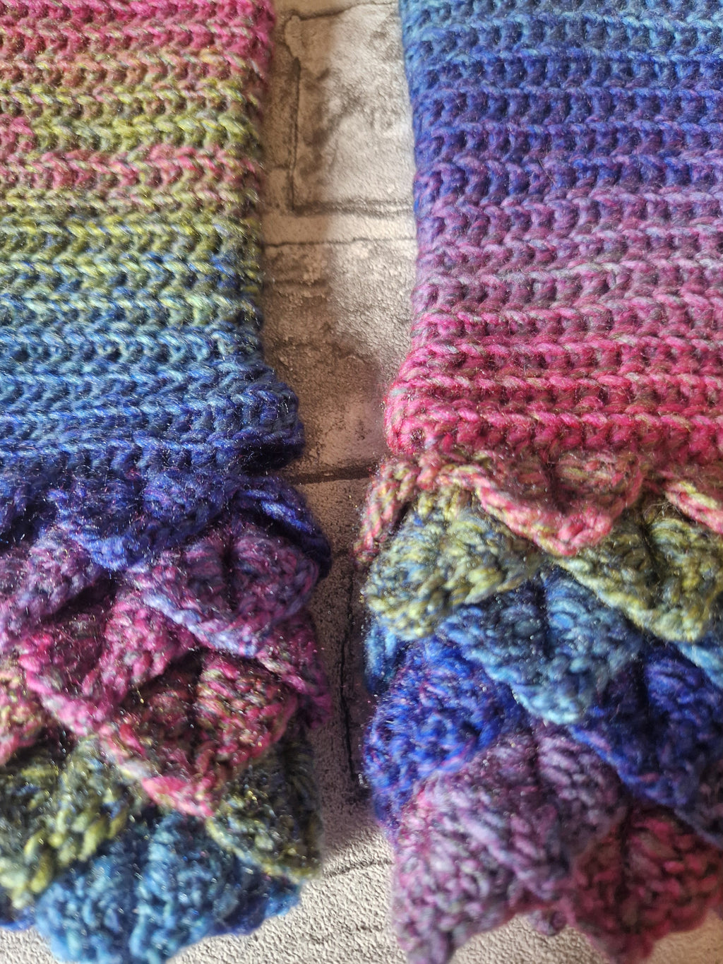 Dragonscale Fingerless Gloves