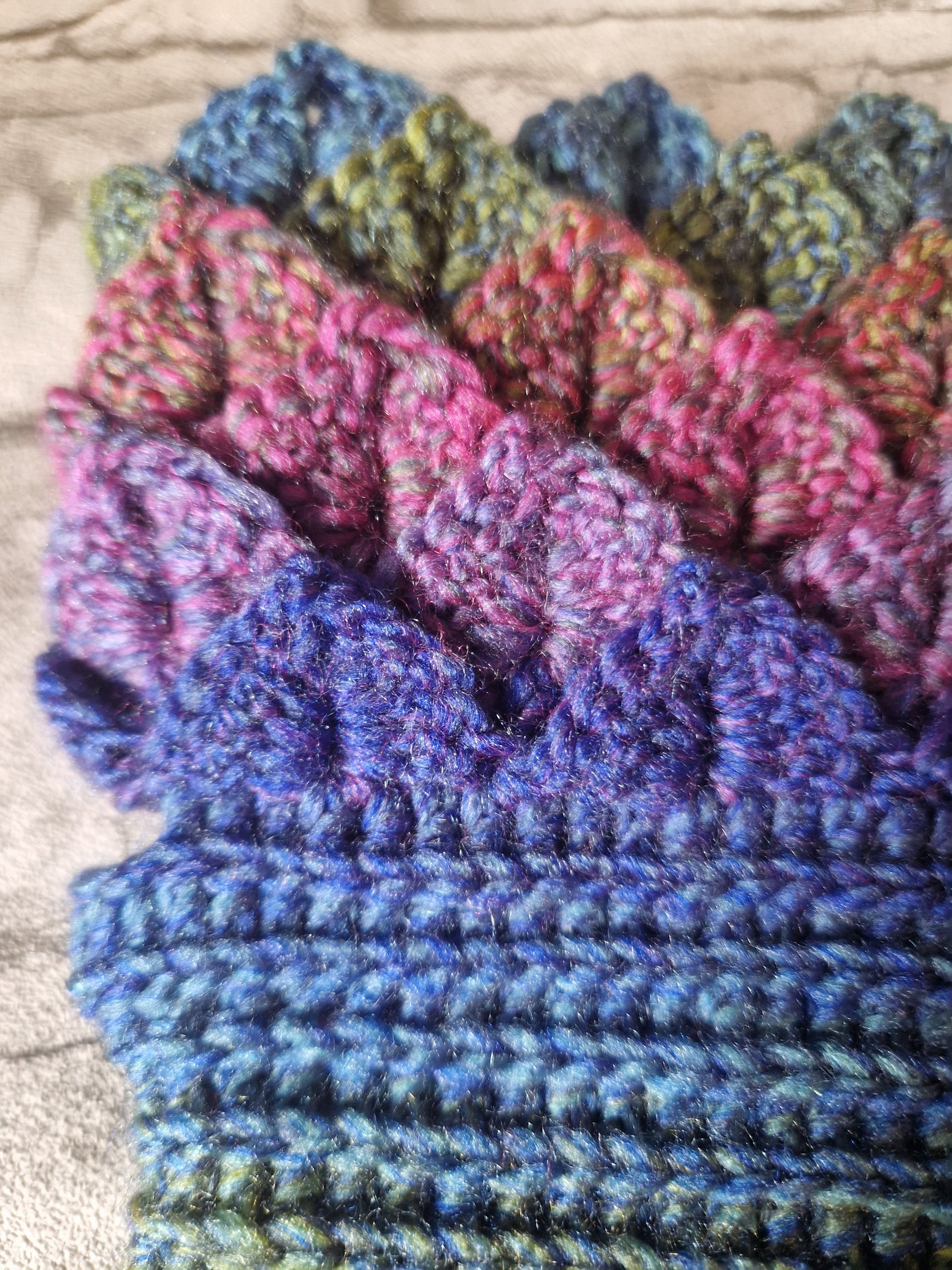 Dragonscale Fingerless Gloves