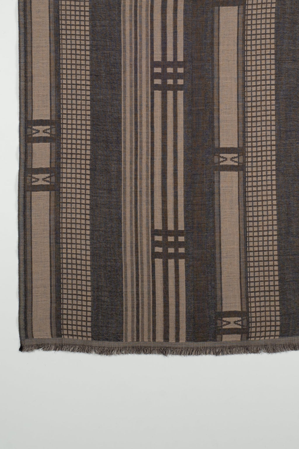 Checks & Stripes Abstract Fine Wool Jacquard Scarf – Black | SVEŽElife