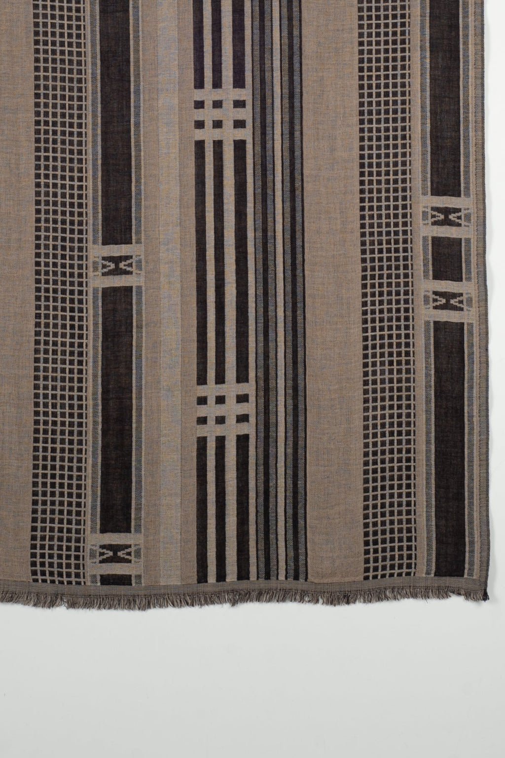 Checks & Stripes Abstract Fine Wool Jacquard Scarf – Black | SVEŽElife