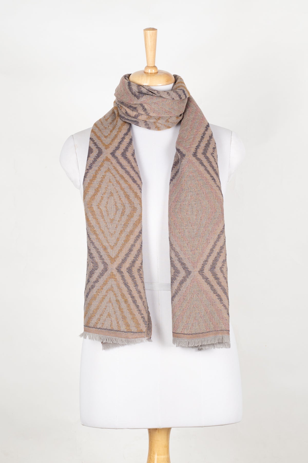 Concentric Diamonds Fine Wool Jacquard Scarf – Grey Yellow | SVEŽElife