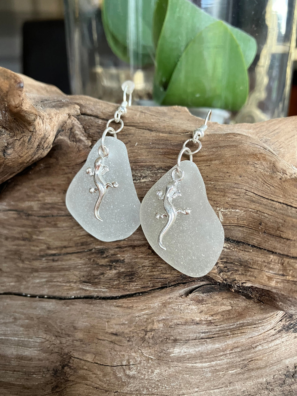 Gecko Lizard earrings white 925 Seaglass