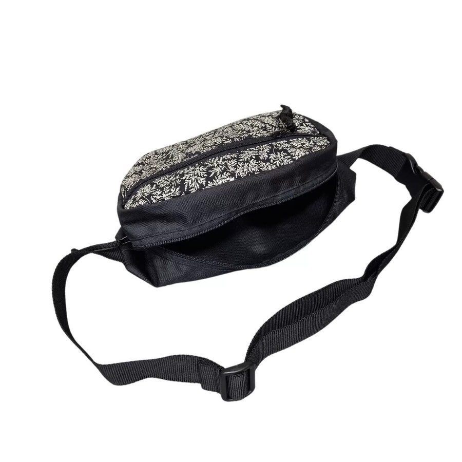 Spacious & Secure Dog Treat Pouch – Ideal for Active Owners by Drinbags at www.brixbailey.com