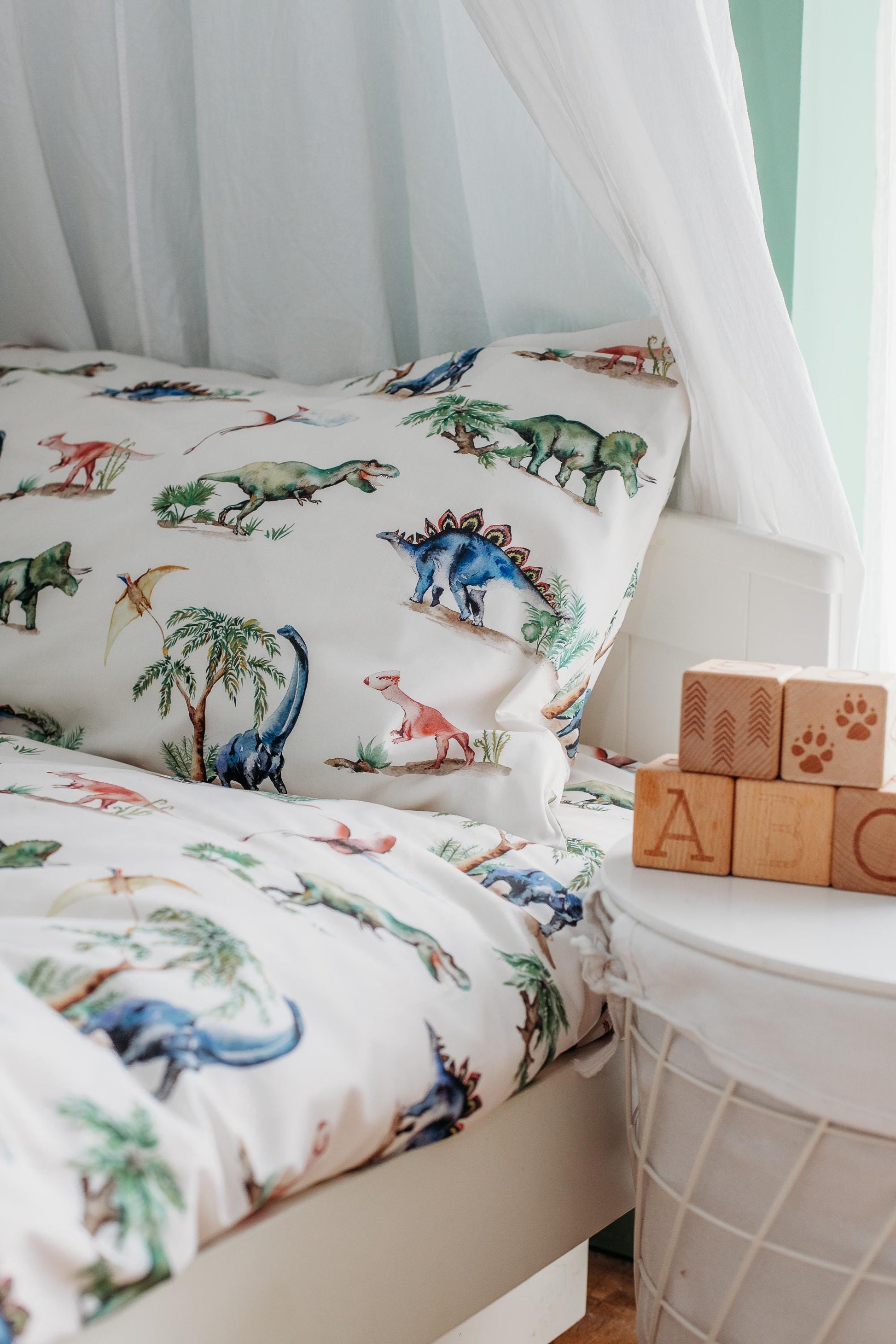 Beautiful Dinosaurs Children's Bedding Set – Dino Themed Bedding for Kids' Room