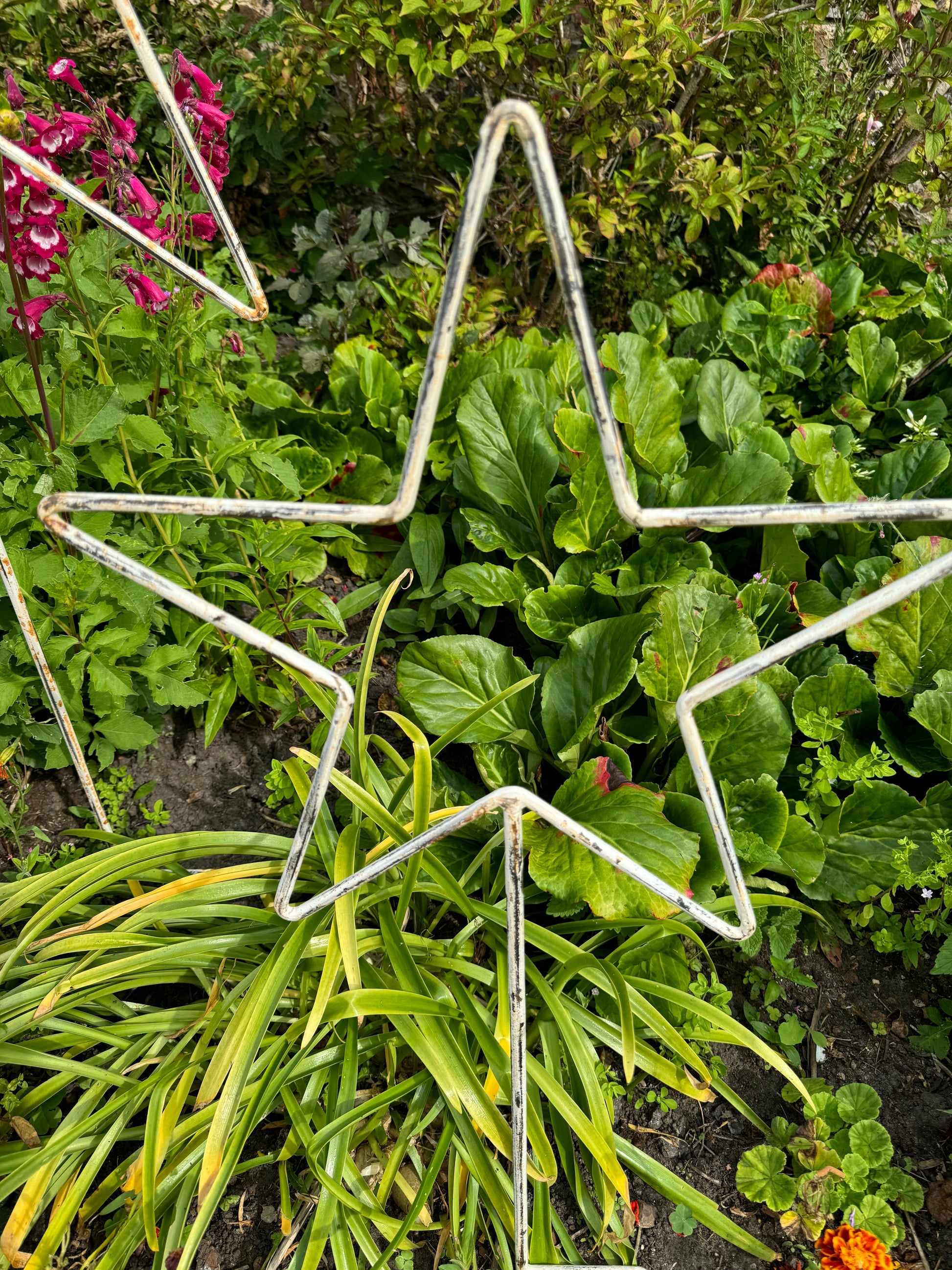 Garden Stars On Ground Spikes / Metal Star Ornaments / Lawn Decor