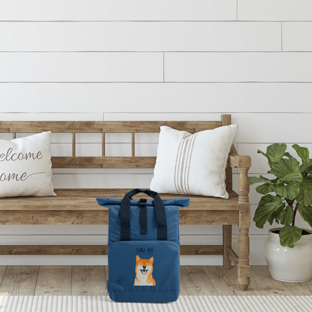 Pack Like a Pro with the Smiling Houdini