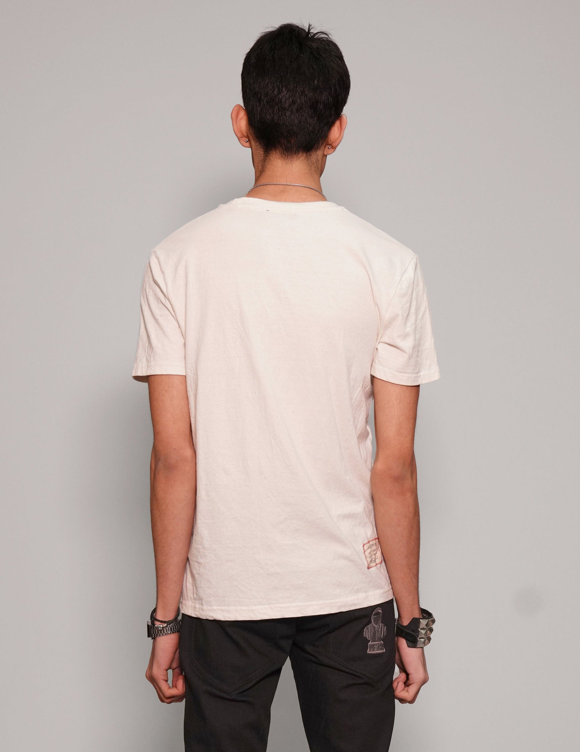 'Love Your Idols' T-Shirt in Ecru