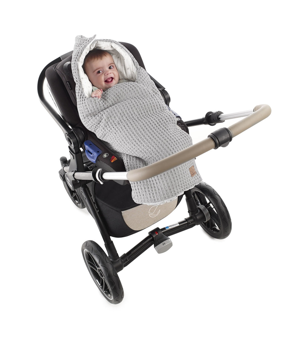 Baby Blanket Shawl with Hood – Warmth and Comfort from Birth