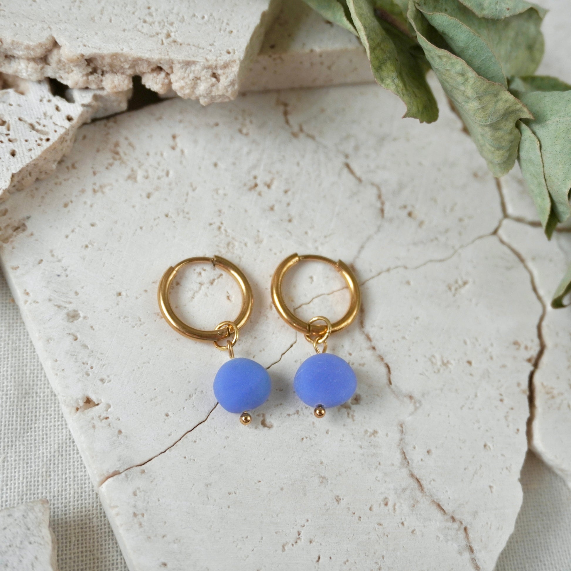 Terra Huggie Pebbles