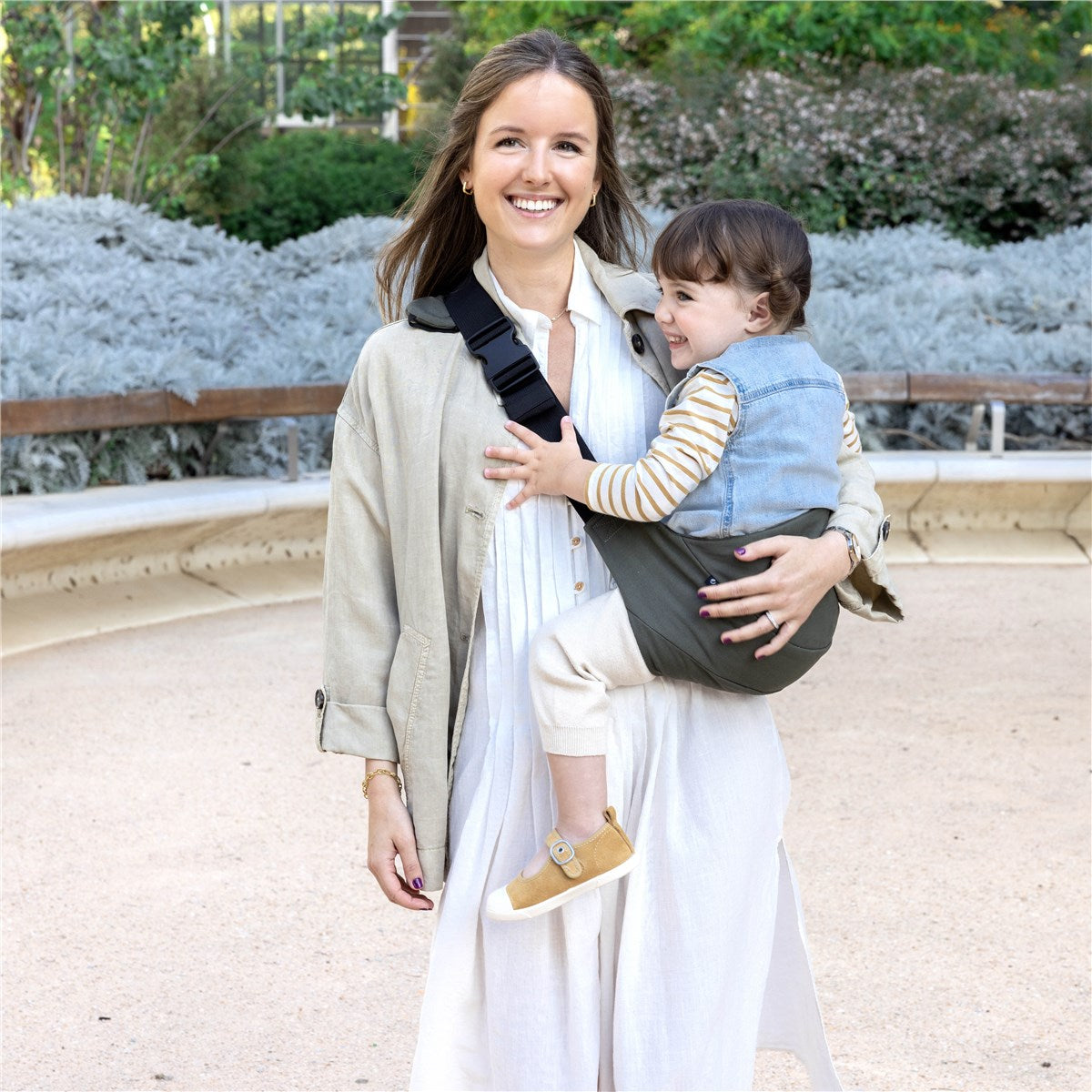 Catch Lightweight Hip Baby Carrier in Botanic, 9 to 48 Months