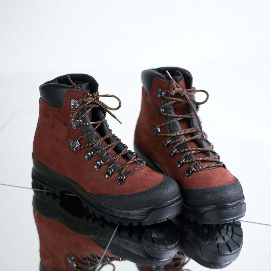 553P Rosso Aragosta Hiking Boots – Durable & Waterproof by Samelin at www.brixbailey.com