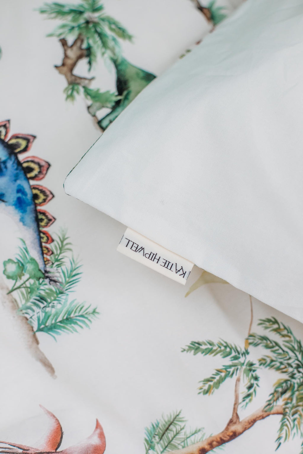 Beautiful Dinosaurs Children's Bedding Set – Dino Themed Bedding for Kids' Room