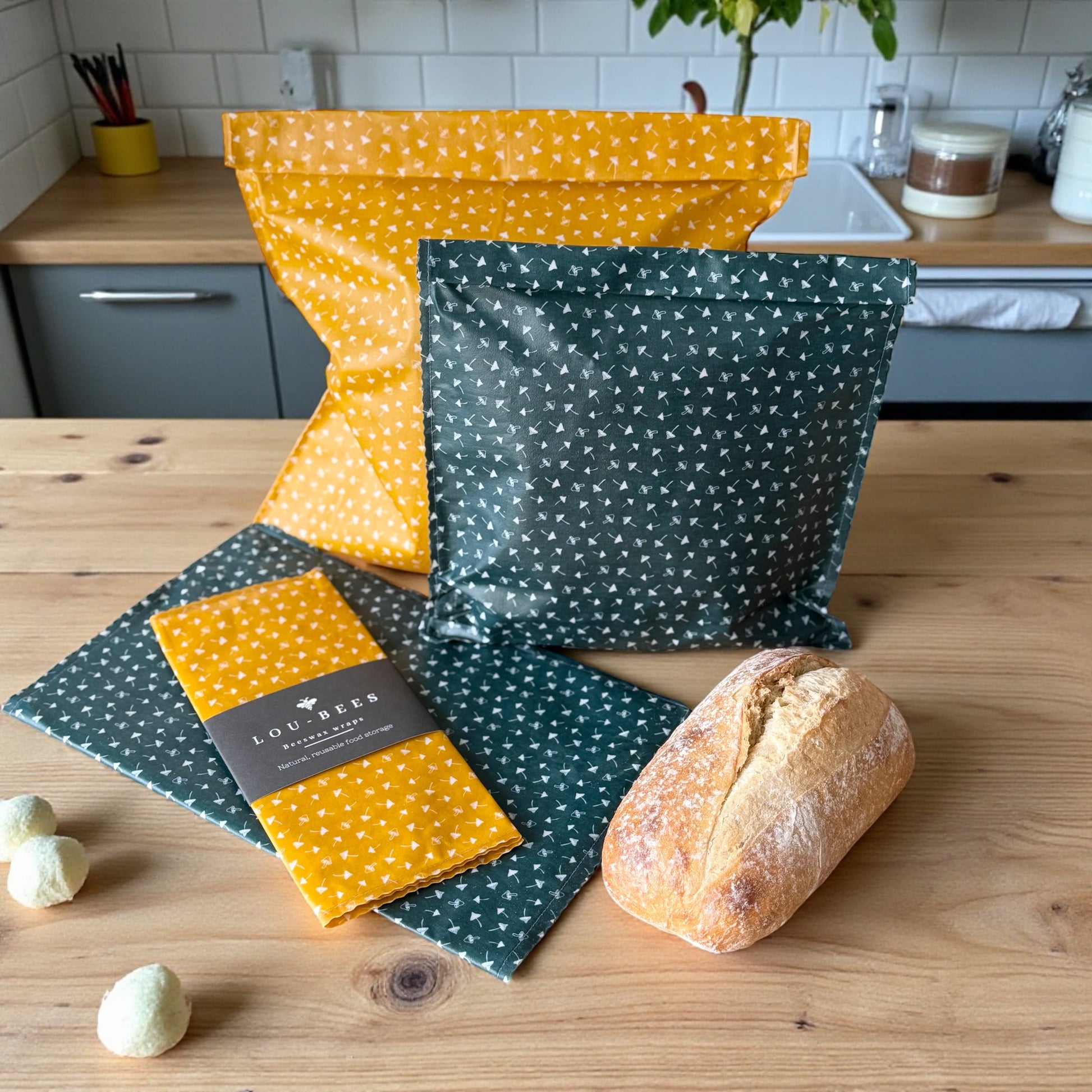 Reusable Beeswax Food Storage Bags – Toadstool Print (Forest Green)