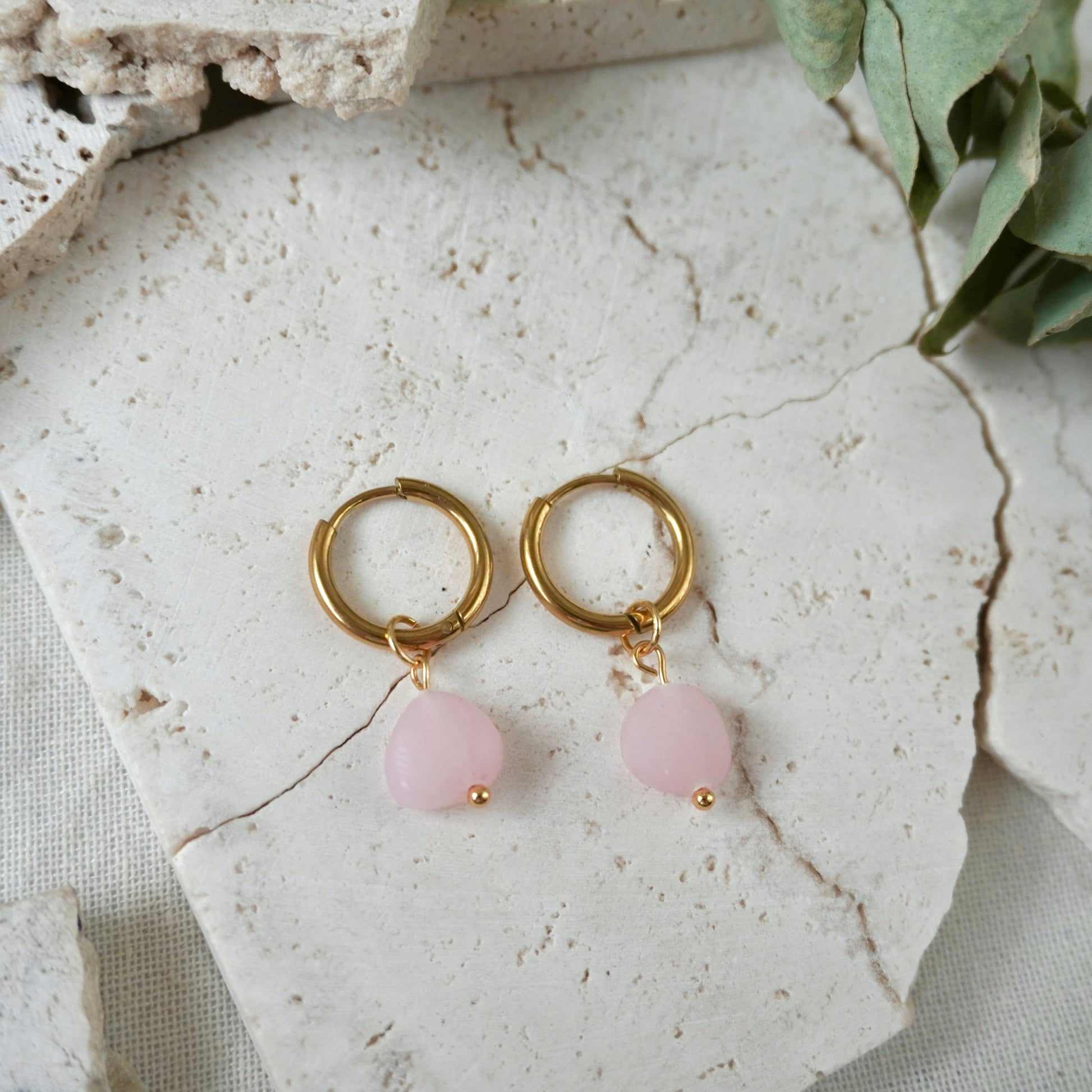 Terra Huggie Pebbles