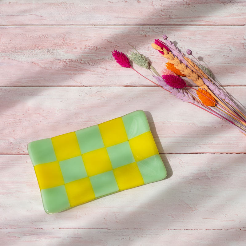 15x8cm Chequered Dual Coloured Medium Tray - Bullseye Collection