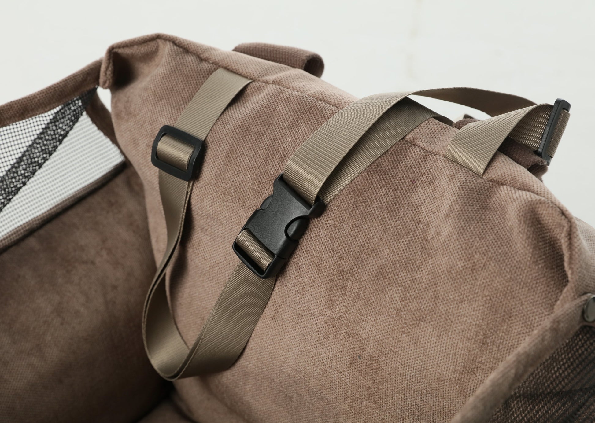 Puff Guard Dog Car Seat in Camel