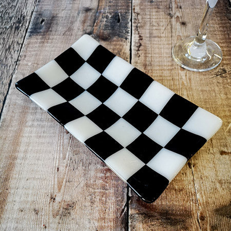 21x12cm Chequered White/Colour Large Tray - Bullseye Collection