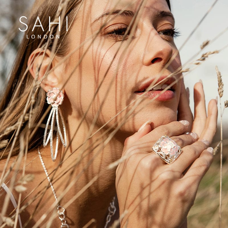 Gold Enameled Square Camellia Bear Ring