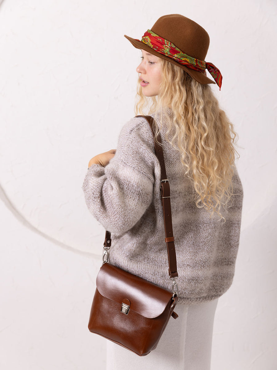 ARLO Leather Purse in Ginger – Stylish & Versatile Accessory by TOKS VISOKS at www.brixbailey.com