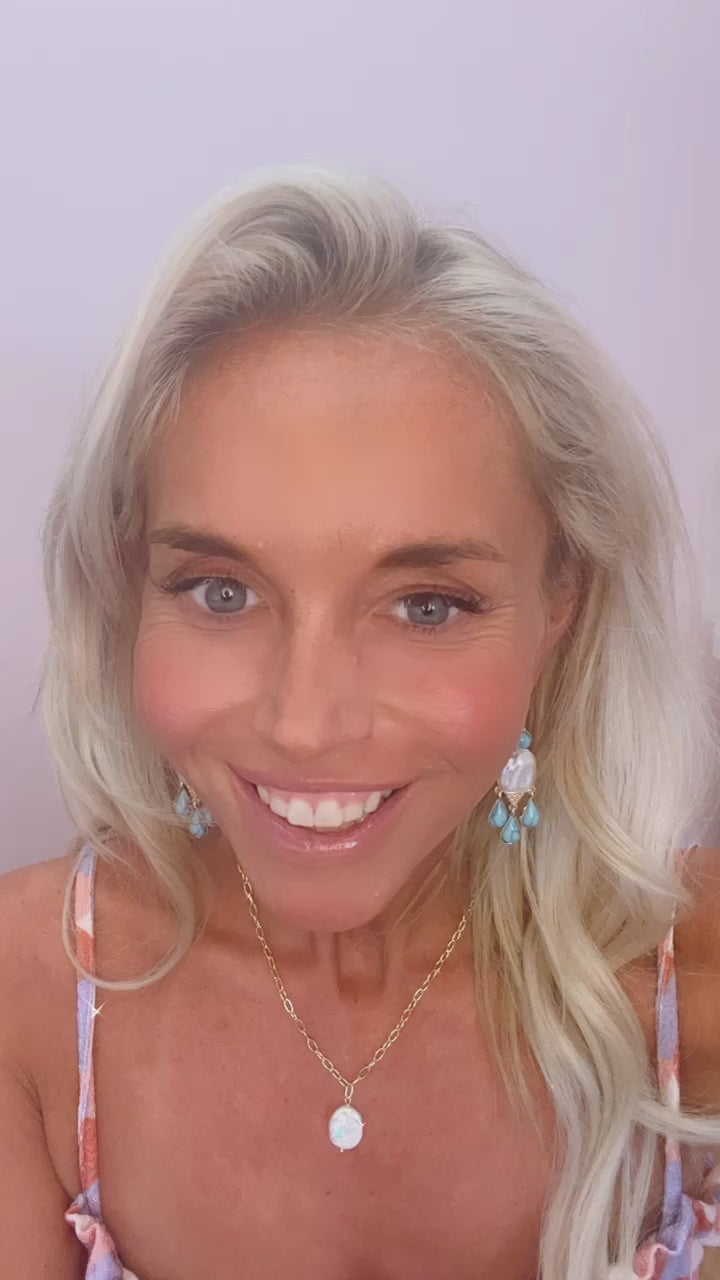 Gold Chain Necklace with Round Pearl