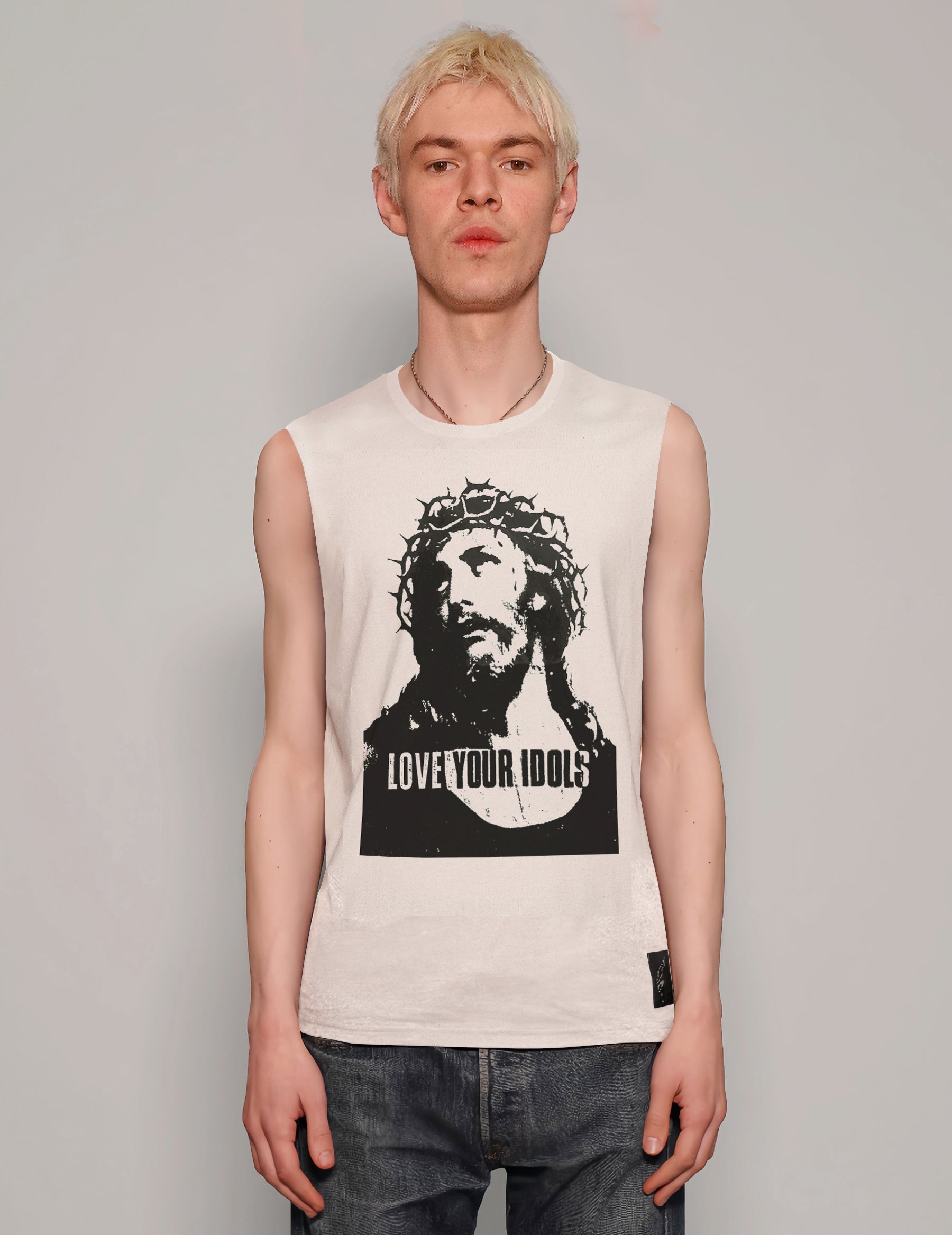 'Love Your Idols' Vest in Ecru