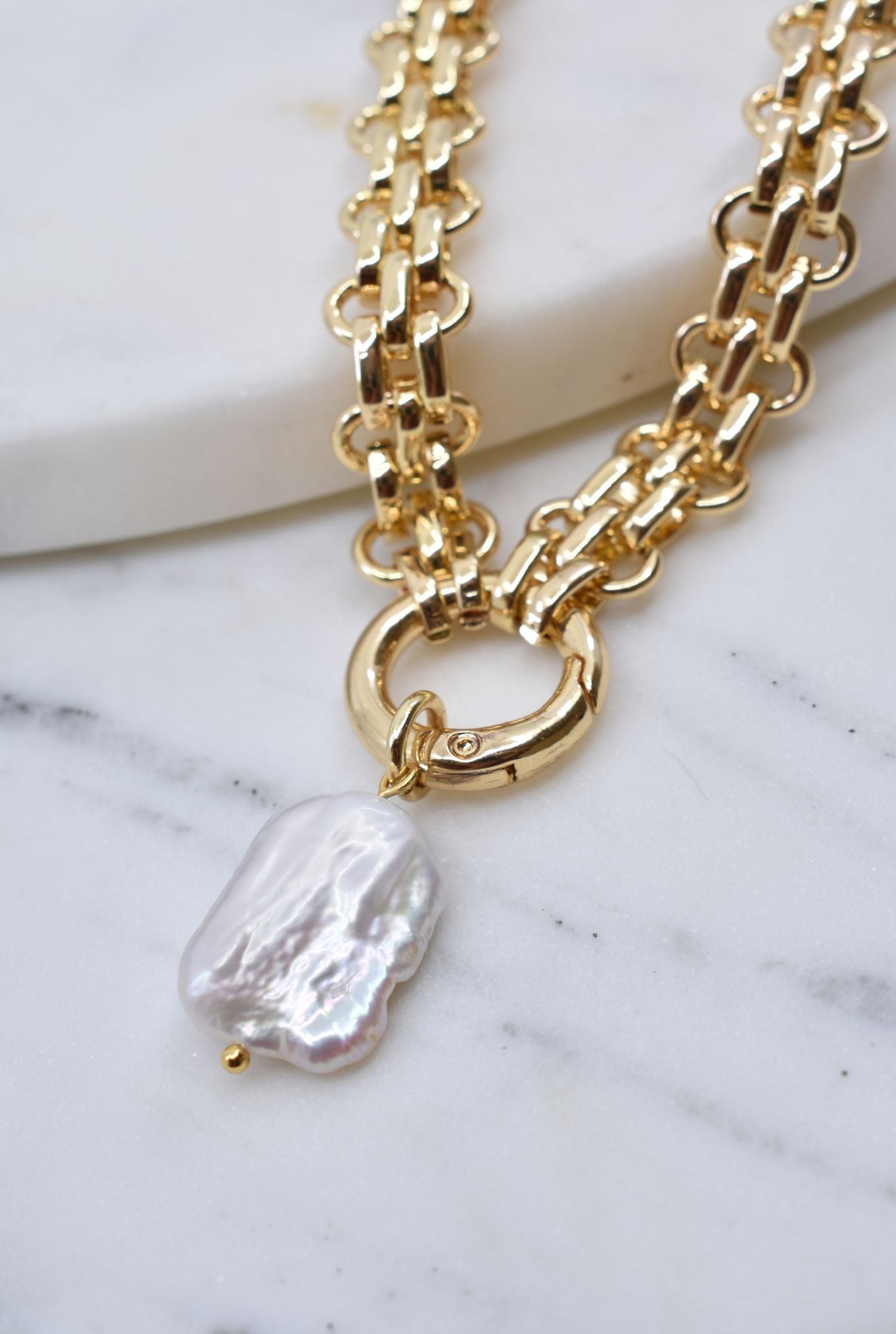 Cuban Choker with Pearl Pendant Necklace in Gold