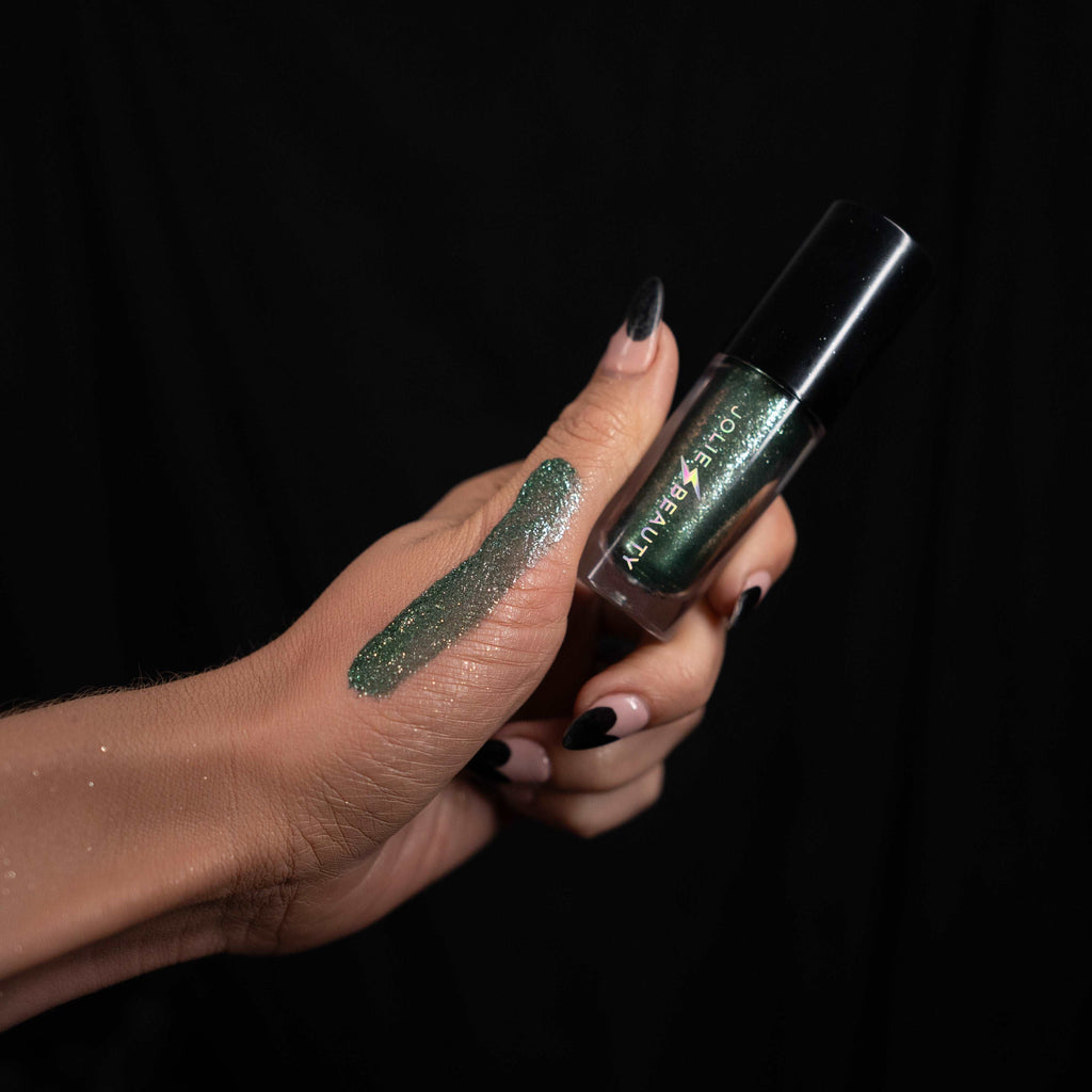 Heavy Metal Liquid Eyeshadow in Romantic
