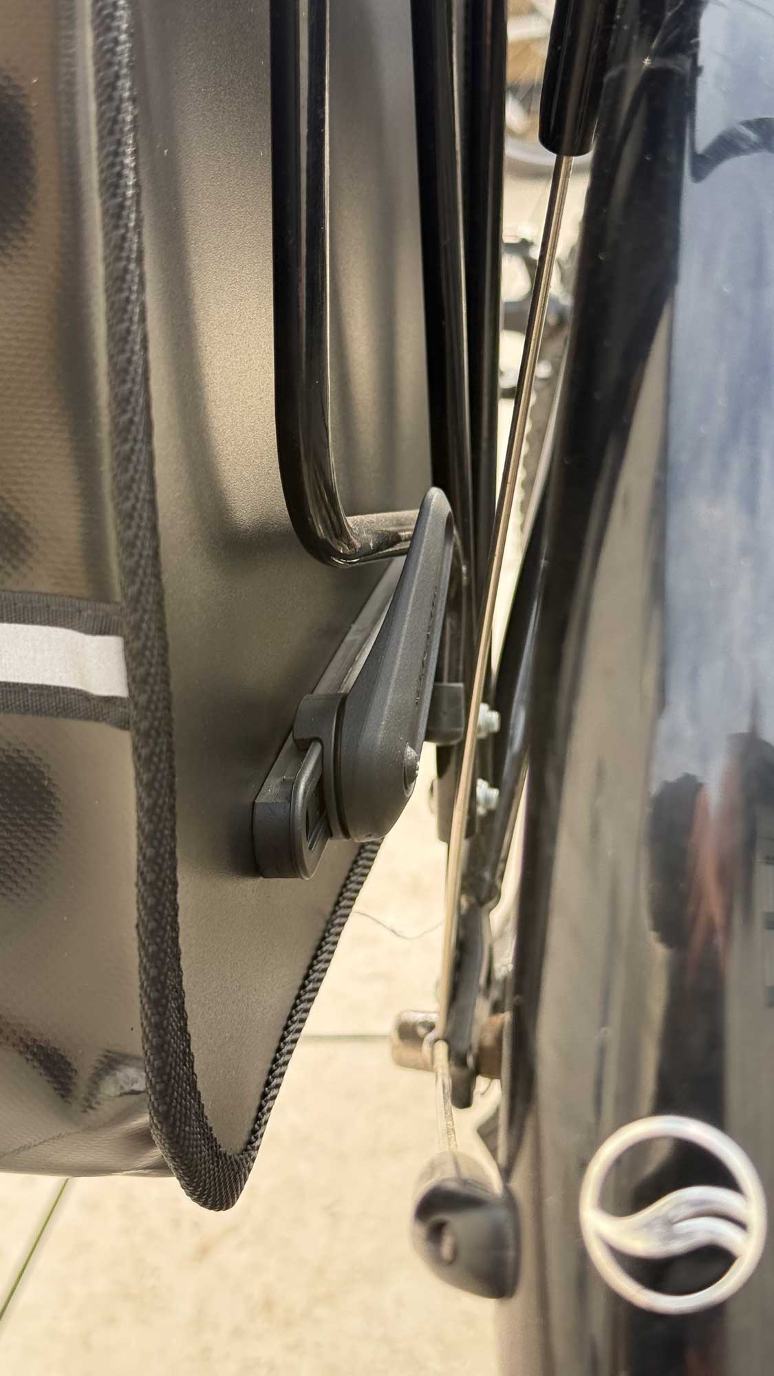 BikyBag Classic CW – Waterproof Single Bike Pannier Bag (13 L, Durable Tarpaulin Material, Clip-On Rear Carrier Rack) 🚴‍♂️🌧️ (Yellow)