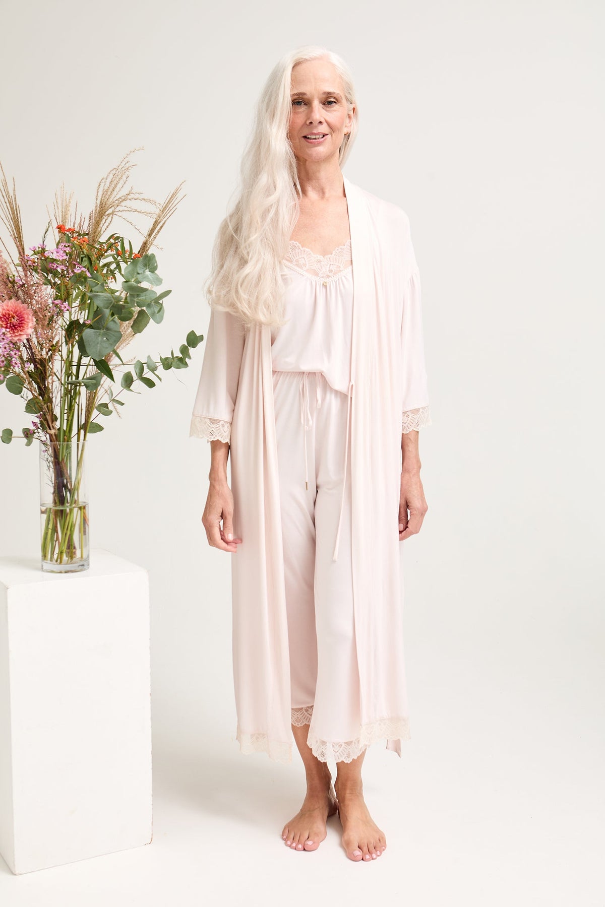 Powder Puff Robe Bamboo Lace Kimono Robe in Powder Puff – Sostter