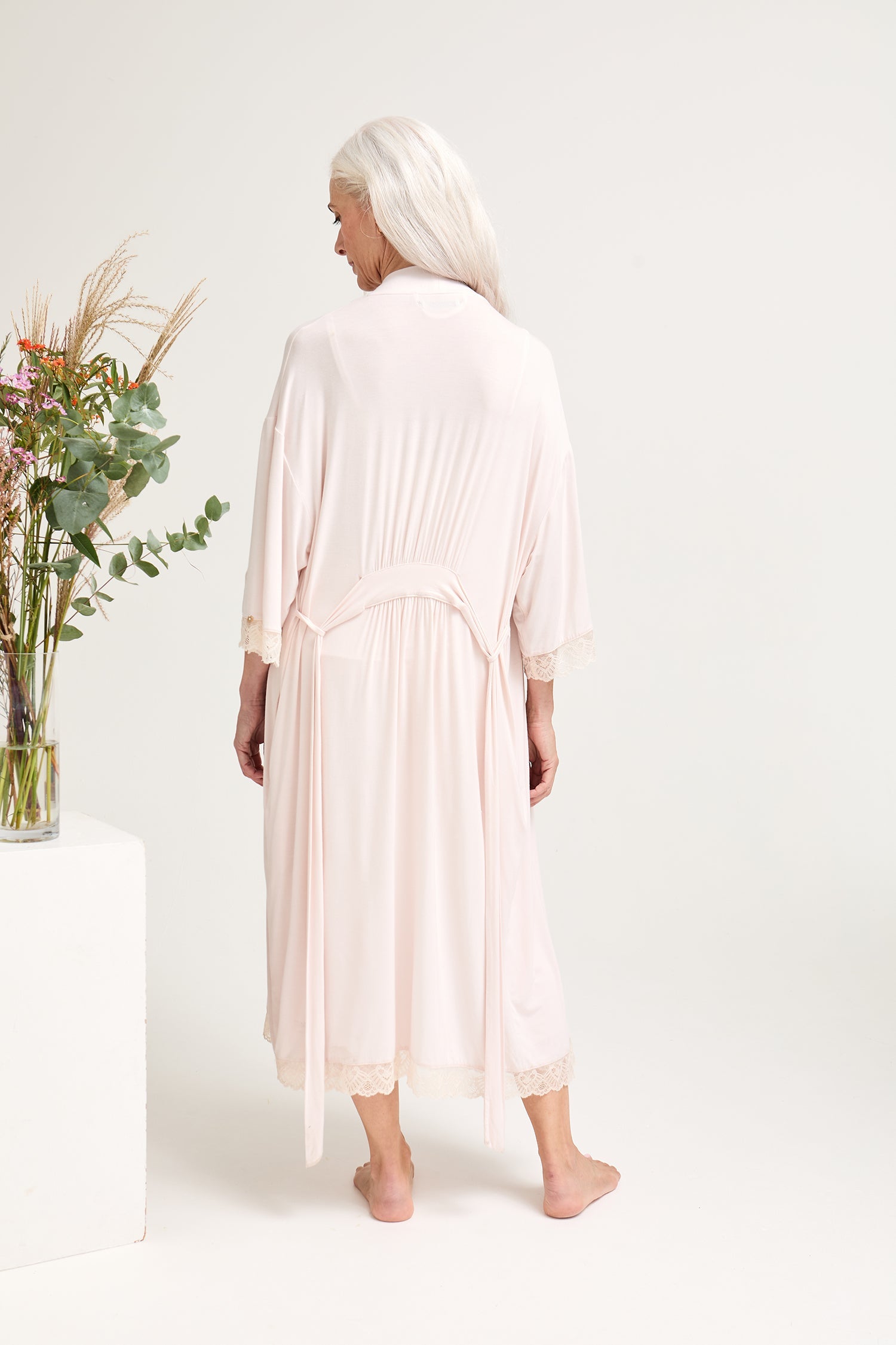 Powder Puff Robe Bamboo Lace Kimono Robe in Powder Puff – Sostter