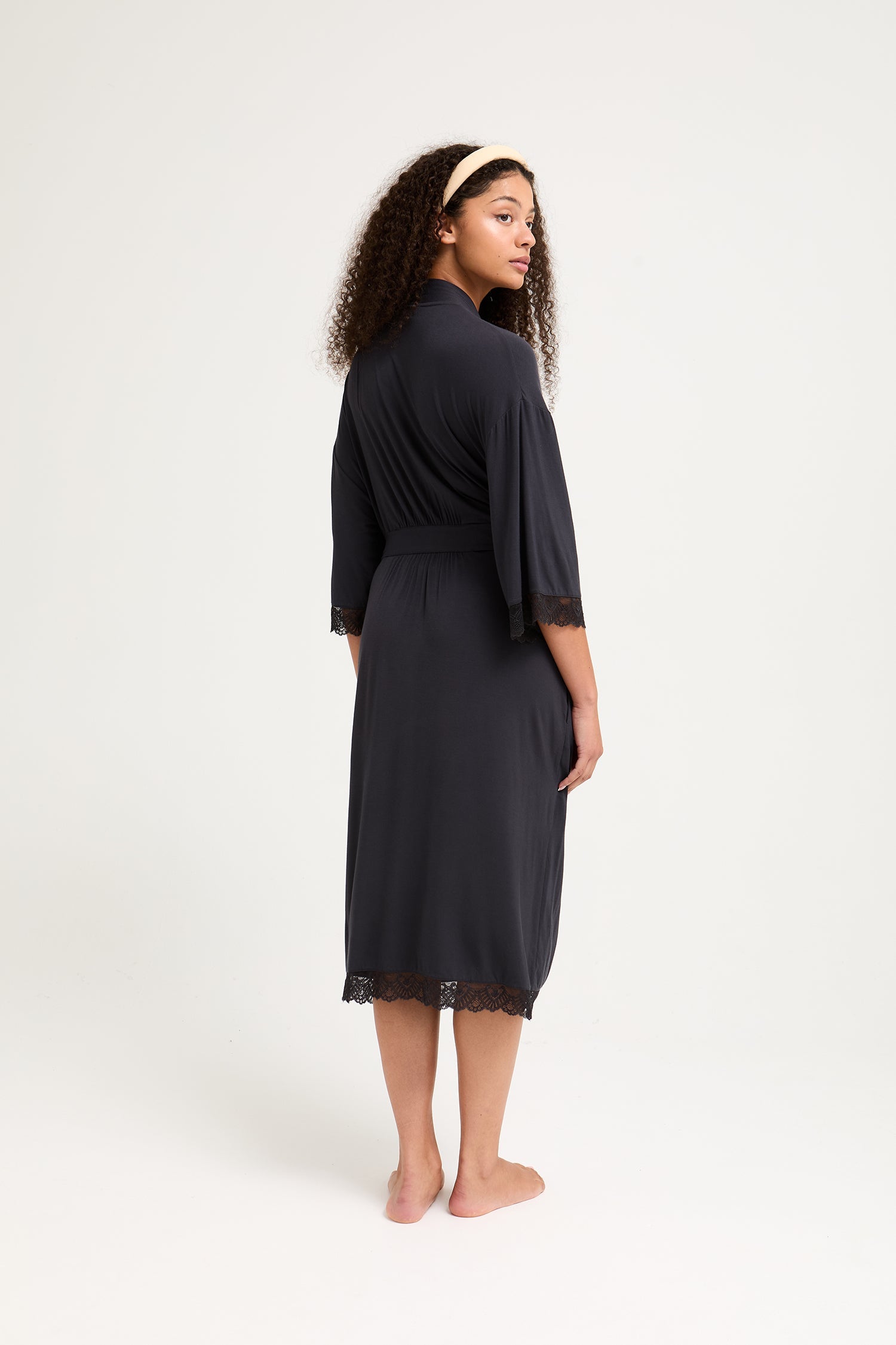 Bamboo Lace Kimono Robe in Raven