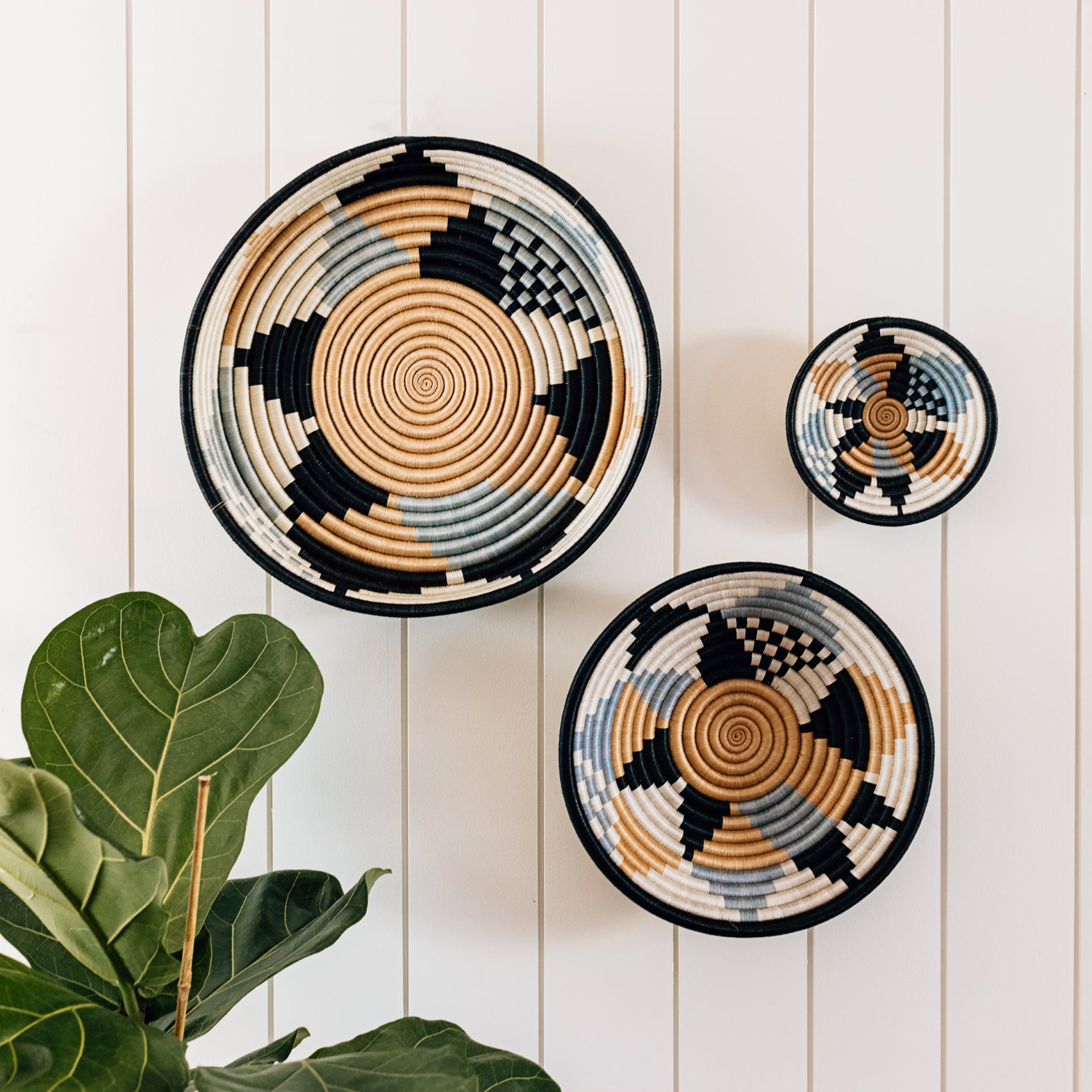 Diversiform Gray Woven Bowls Set