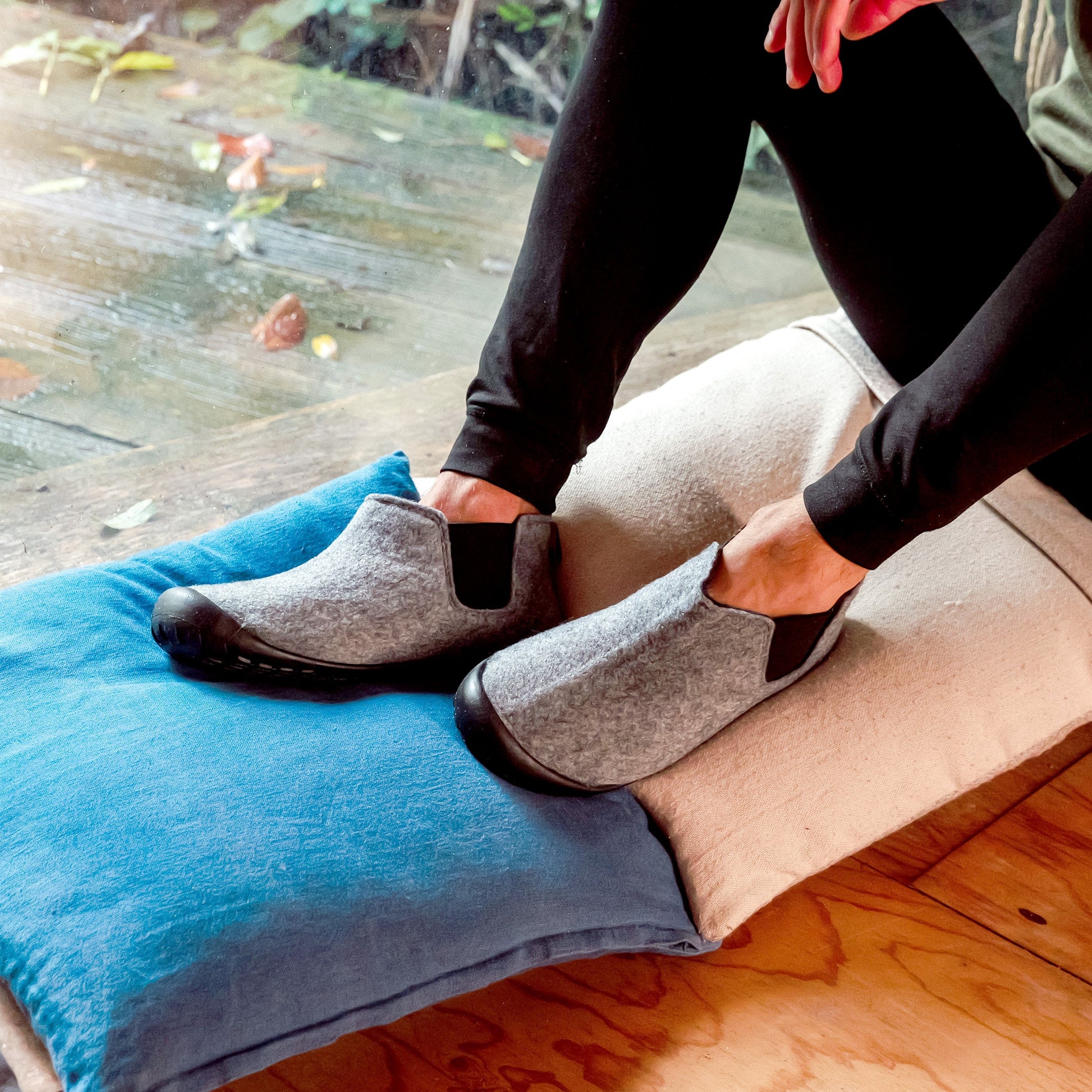 Brumby Men's Slipper Boot in Grey and Charcoal